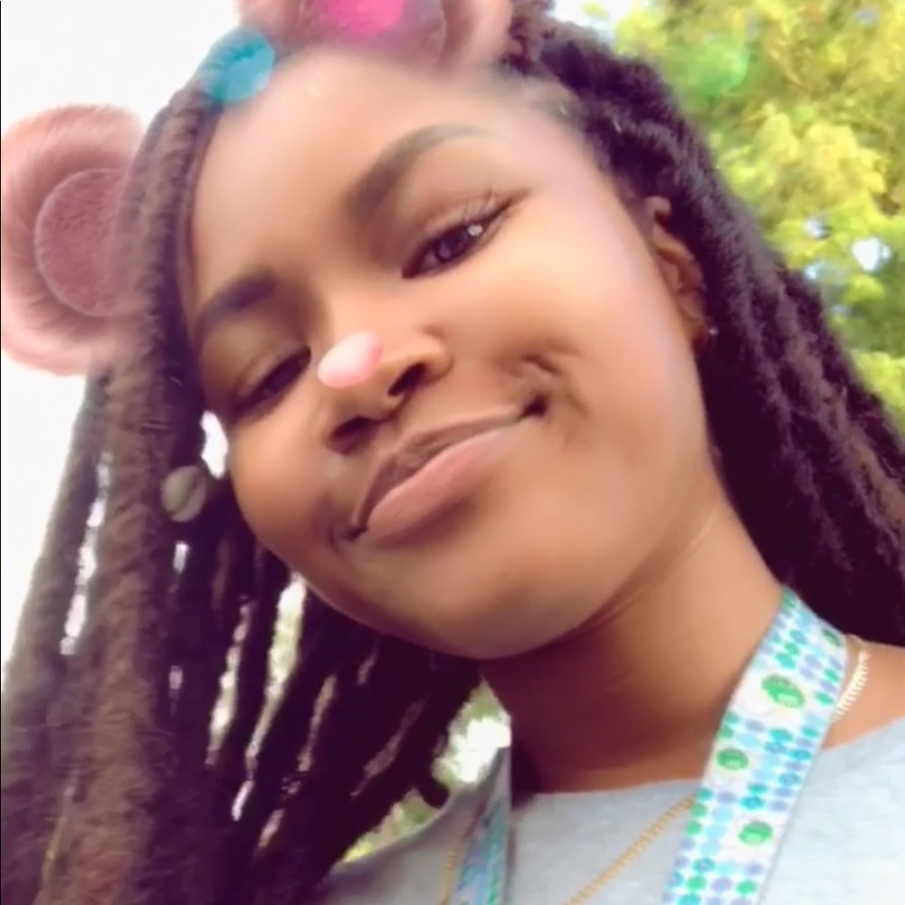 Meet your Posher, Axsana